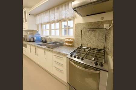 Apartamento à venda com 97m², 3 quartos e 2 vagasCozinha