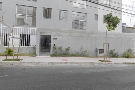 Apartamento à venda com 46m², 2 quartos e 1 vaga Apartamento à venda com 46m², 2 quartos e 1 vagaFachada