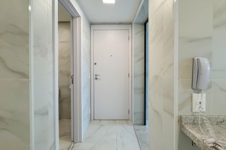 Apartamento à venda com 144m², 3 quartos e 2 vagas Apartamento à venda com 144m², 3 quartos e 2 vagasEntrada de Serviço
