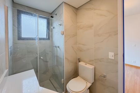 Apartamento à venda com 144m², 3 quartos e 2 vagas Apartamento à venda com 144m², 3 quartos e 2 vagasBanheiro da Suíte Master