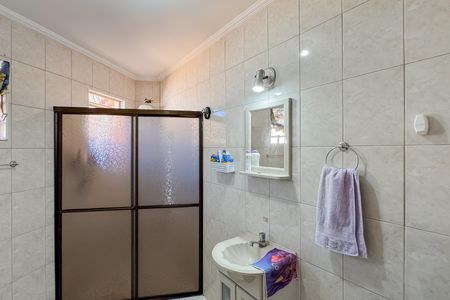 Casa à venda com 227m², 4 quartos e 4 vagas Casa à venda com 227m², 4 quartos e 4 vagasEdícula - Banheiro da Suíte
