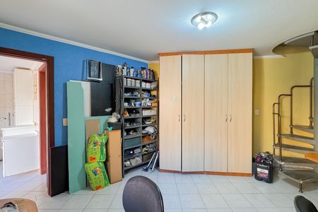 Casa à venda com 227m², 4 quartos e 4 vagas Casa à venda com 227m², 4 quartos e 4 vagasEdícula - Escritório
