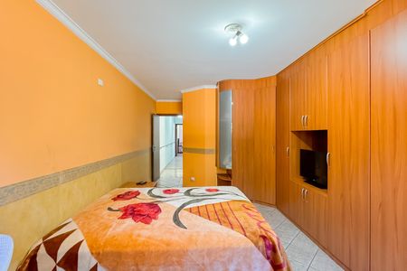 Casa à venda com 227m², 4 quartos e 4 vagas Casa à venda com 227m², 4 quartos e 4 vagasSuíte
