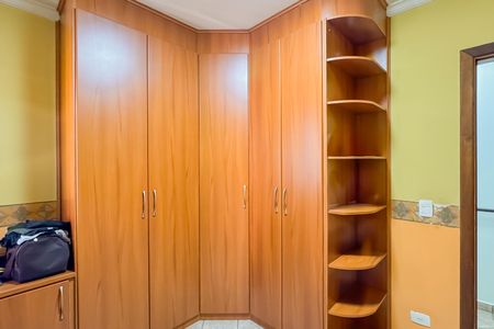 Casa à venda com 227m², 4 quartos e 4 vagas Casa à venda com 227m², 4 quartos e 4 vagasQuarto 1 - Armários