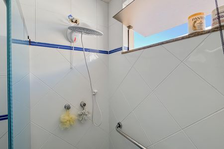 Casa à venda com 227m², 4 quartos e 4 vagas Casa à venda com 227m², 4 quartos e 4 vagasBanheiro Social
