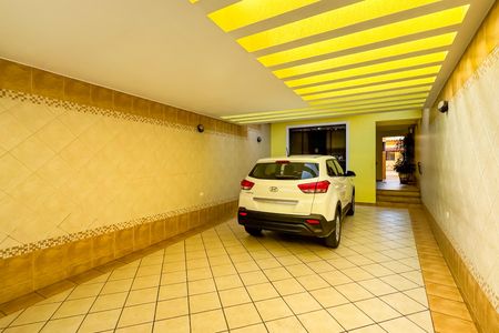 Casa à venda com 227m², 4 quartos e 4 vagas Casa à venda com 227m², 4 quartos e 4 vagasGaragem