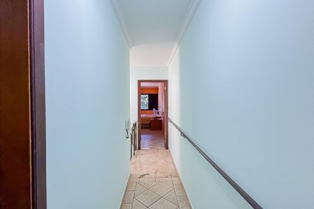 Casa à venda com 227m², 4 quartos e 4 vagas Casa à venda com 227m², 4 quartos e 4 vagasCorredor