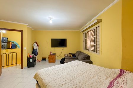 Casa à venda com 227m², 4 quartos e 4 vagas Casa à venda com 227m², 4 quartos e 4 vagasEdícula - Suíte