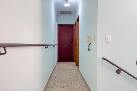 Casa à venda com 227m², 4 quartos e 4 vagas Casa à venda com 227m², 4 quartos e 4 vagasCorredor