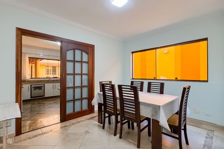 Casa à venda com 227m², 4 quartos e 4 vagas Casa à venda com 227m², 4 quartos e 4 vagasSala de Jantar