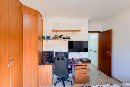 Casa à venda com 227m², 4 quartos e 4 vagas Casa à venda com 227m², 4 quartos e 4 vagasQuarto 2
