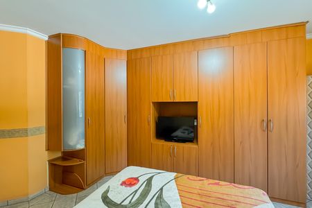Casa à venda com 227m², 4 quartos e 4 vagas Casa à venda com 227m², 4 quartos e 4 vagasSuíte