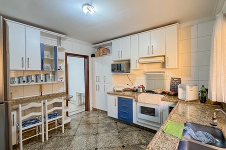 Casa à venda com 227m², 4 quartos e 4 vagas Casa à venda com 227m², 4 quartos e 4 vagasCozinha