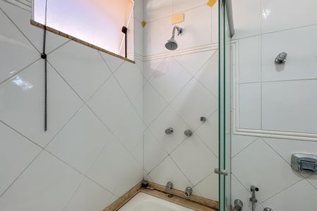Casa à venda com 227m², 4 quartos e 4 vagas Casa à venda com 227m², 4 quartos e 4 vagasBanheiro da Suíte