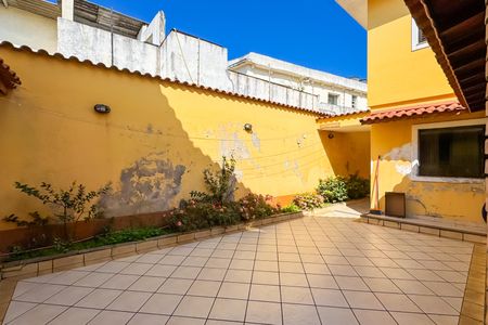 Casa à venda com 227m², 4 quartos e 4 vagas Casa à venda com 227m², 4 quartos e 4 vagasÁrea Externa e Churrasqueira