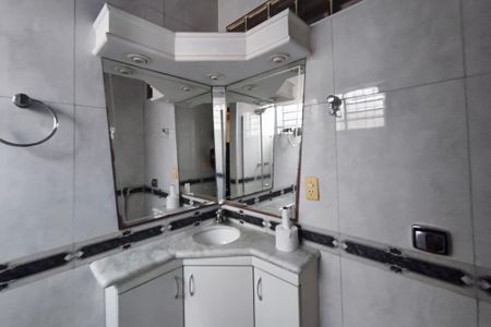 Casa à venda com 197m², 3 quartos e 1 vaga Casa à venda com 197m², 3 quartos e 1 vagaBanheiro Suíte