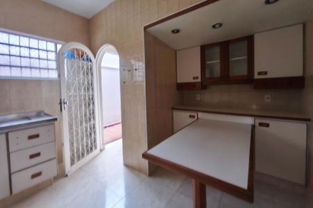 Casa à venda com 197m², 3 quartos e 1 vaga Casa à venda com 197m², 3 quartos e 1 vagaCozinha