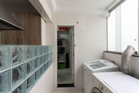 Apartamento à venda com 120m², 3 quartos e 1 vagaÁrea de Serviço