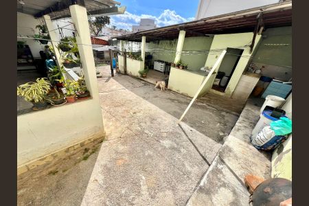 Casa à venda com 360m², 3 quartos e 3 vagas Casa à venda com 360m², 3 quartos e 3 vagasÁrea Externa