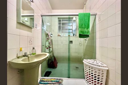 Casa à venda com 360m², 3 quartos e 3 vagas Casa à venda com 360m², 3 quartos e 3 vagasBanheiro Social