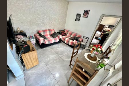 Casa à venda com 360m², 3 quartos e 3 vagas Casa à venda com 360m², 3 quartos e 3 vagasSala Casa 2