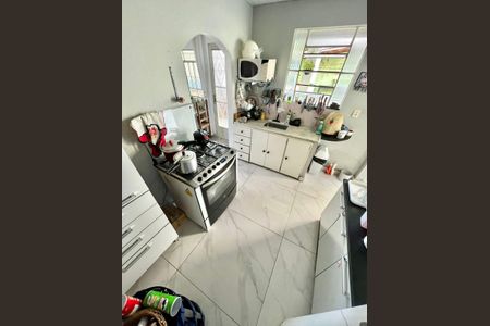 Casa à venda com 360m², 3 quartos e 3 vagas Casa à venda com 360m², 3 quartos e 3 vagasCozinha - Casa 2