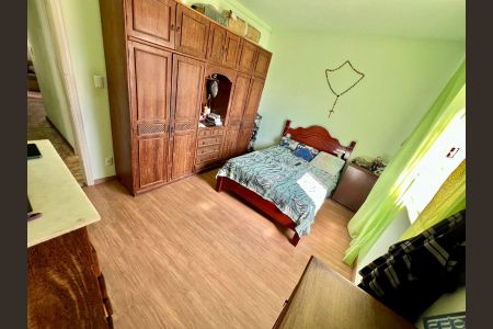 Casa à venda com 360m², 3 quartos e 3 vagas Casa à venda com 360m², 3 quartos e 3 vagasQuarto 1