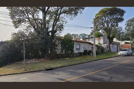 Casa à venda com 200m², 3 quartos e 3 vagas Casa à venda com 200m², 3 quartos e 3 vagasFachada