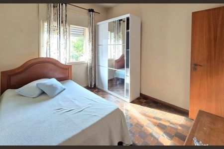 Casa à venda com 200m², 3 quartos e 3 vagas Casa à venda com 200m², 3 quartos e 3 vagasQuarto 2