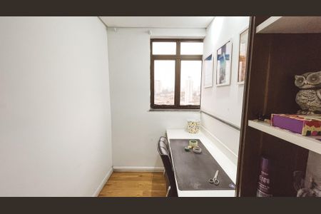 Apartamento à venda com 148m², 3 quartos e 3 vagas Apartamento à venda com 148m², 3 quartos e 3 vagasEscritório
