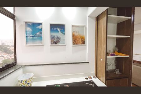 Apartamento à venda com 148m², 3 quartos e 3 vagas Apartamento à venda com 148m², 3 quartos e 3 vagasEscritório