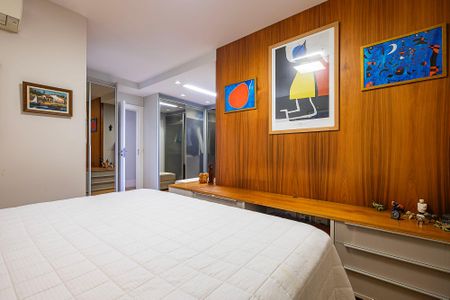 Apartamento à venda com 223m², 3 quartos e 4 vagasSuíte 1