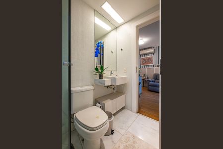 Apartamento à venda com 223m², 3 quartos e 4 vagasBanheiro da Suíte 2