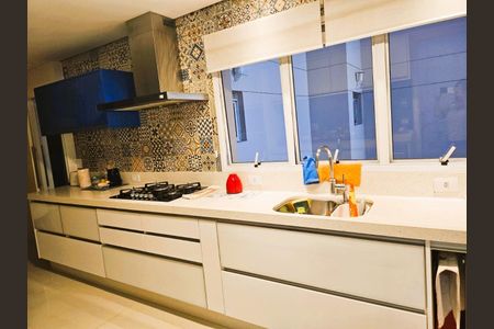 Apartamento à venda com 242m², 3 quartos e 4 vagas