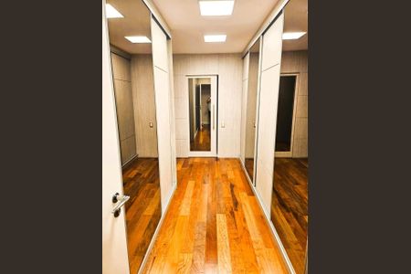 Apartamento à venda com 242m², 3 quartos e 4 vagas