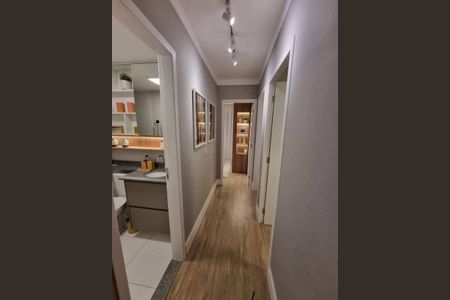 Apartamento à venda com 65m², 3 quartos e 1 vaga Apartamento à venda com 65m², 3 quartos e 1 vagaCorredor