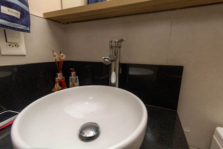 Apartamento à venda com 50m², 2 quartos e 2 vagas Apartamento à venda com 50m², 2 quartos e 2 vagasBanheiro 2