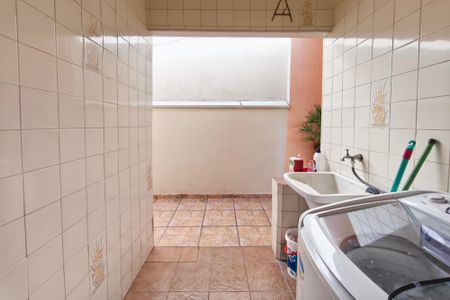 Casa à venda com 120m², 4 quartos e 3 vagas Casa à venda com 120m², 4 quartos e 3 vagasÁrea de Serviço