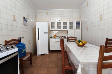 Casa à venda com 120m², 4 quartos e 3 vagas Casa à venda com 120m², 4 quartos e 3 vagasCozinha