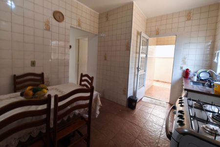 Casa à venda com 120m², 4 quartos e 3 vagas Casa à venda com 120m², 4 quartos e 3 vagasCozinha