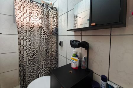 Casa à venda com 120m², 4 quartos e 3 vagas Casa à venda com 120m², 4 quartos e 3 vagasCasa 2 - Banheiro