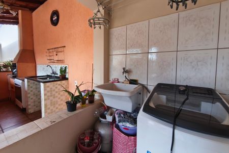 Casa à venda com 120m², 4 quartos e 3 vagas Casa à venda com 120m², 4 quartos e 3 vagasCasa 2 - Área de serviço