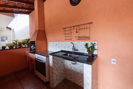 Casa à venda com 120m², 4 quartos e 3 vagas Casa à venda com 120m², 4 quartos e 3 vagasCasa 2 - Área gourmet