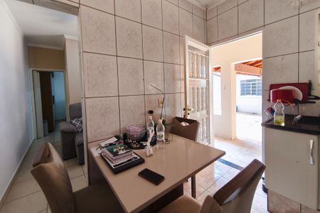 Casa à venda com 120m², 4 quartos e 3 vagas Casa à venda com 120m², 4 quartos e 3 vagasCasa 2 - Cozinha