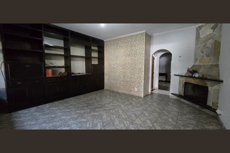 Casa à venda com 250m², 3 quartos e 3 vagasFoto 02