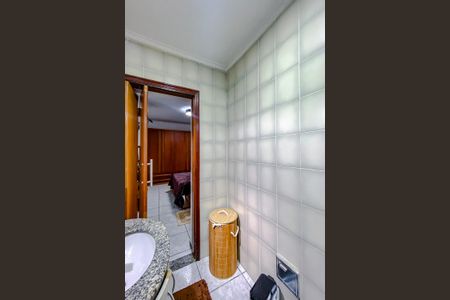 Casa à venda com 95m², 2 quartos e 2 vagasBanheiro da Suíte 1