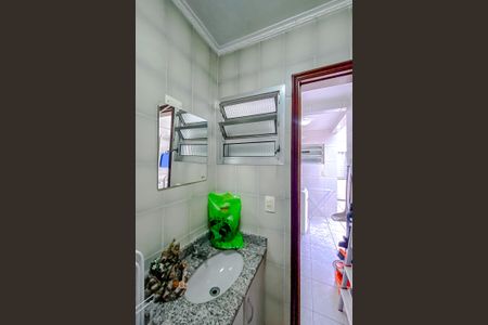 Casa à venda com 95m², 2 quartos e 2 vagasBanheiro Social