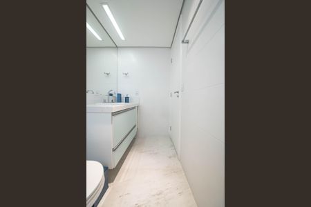 Apartamento à venda com 162m², 3 quartos e 3 vagasBanheiro da Suíte 1