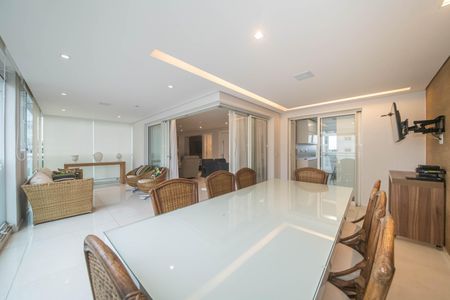 Apartamento à venda com 162m², 3 quartos e 3 vagasVaranda