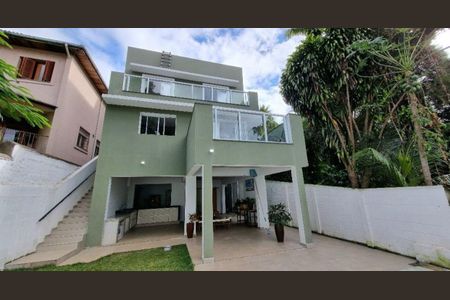 Casa à venda com 340m², 4 quartos e 6 vagas